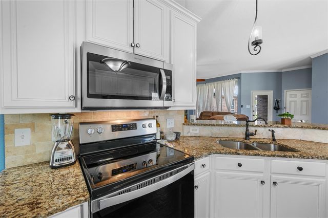 412 Kings Creek Drive, Terrell, TX 75161