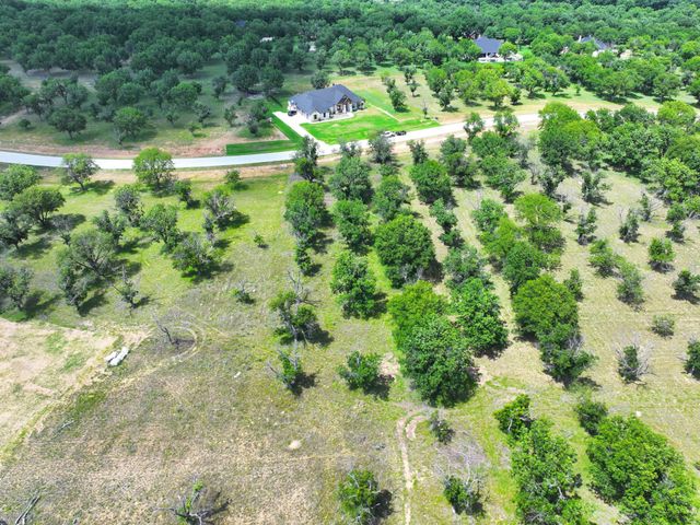 2131 E Landings N, Granbury, TX 76049