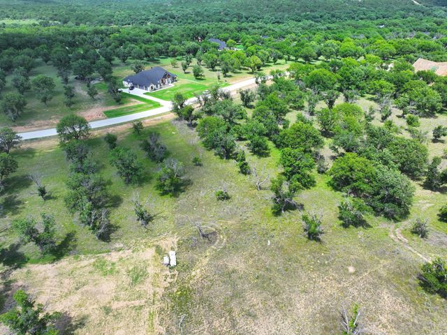 2131 E Landings N, Granbury, TX 76049