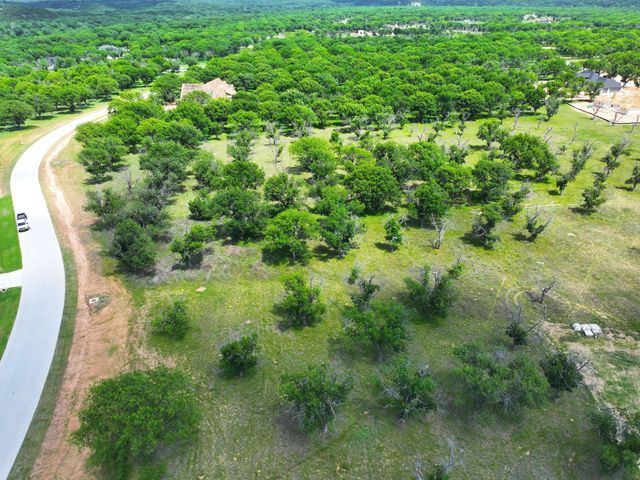 2131 E Landings N, Granbury, TX 76049