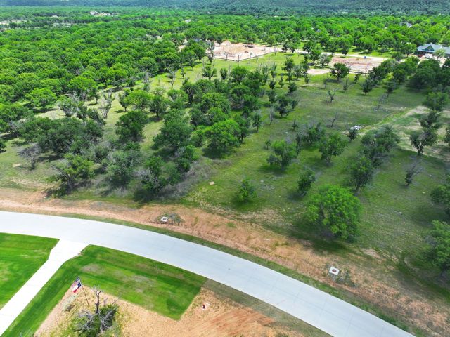 2131 E Landings N, Granbury, TX 76049