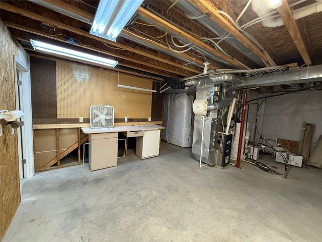 753 SE Willow Brook Court, Waukee, IA 50263