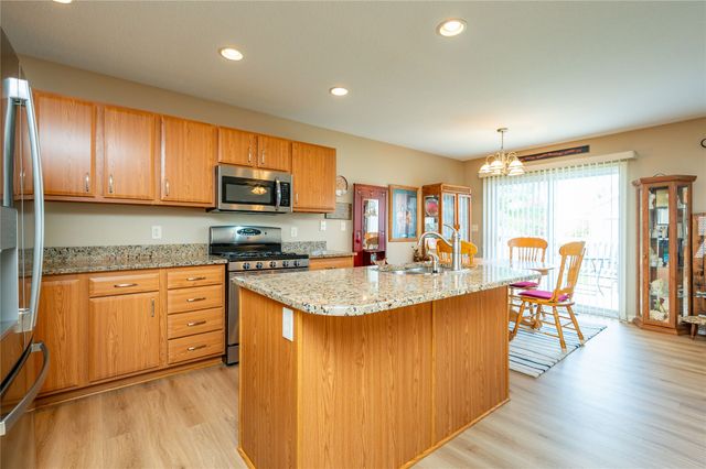753 SE Willow Brook Court, Waukee, IA 50263