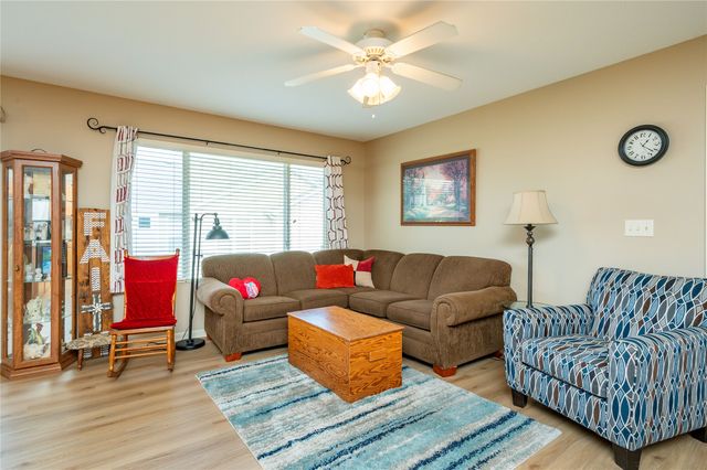 753 SE Willow Brook Court, Waukee, IA 50263