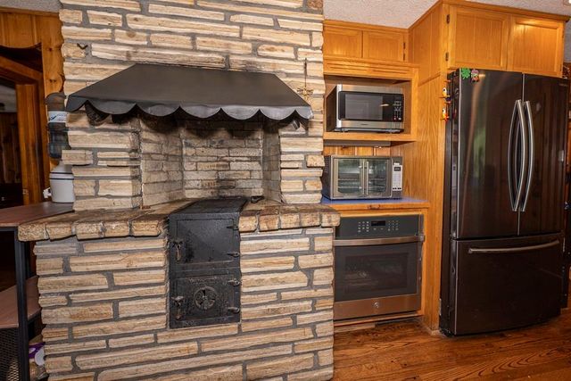 221 E 97th Street, Kansas City, MO 64114