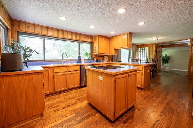 221 E 97th Street, Kansas City, MO 64114