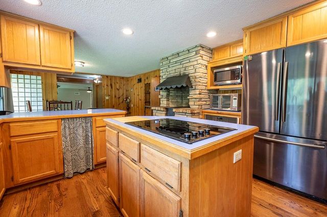 221 E 97th Street, Kansas City, MO 64114