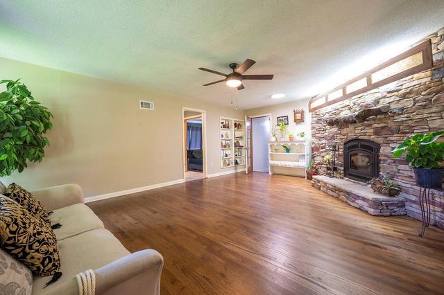 221 E 97th Street, Kansas City, MO 64114