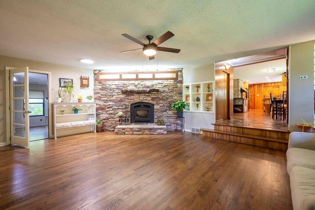 221 E 97th Street, Kansas City, MO 64114