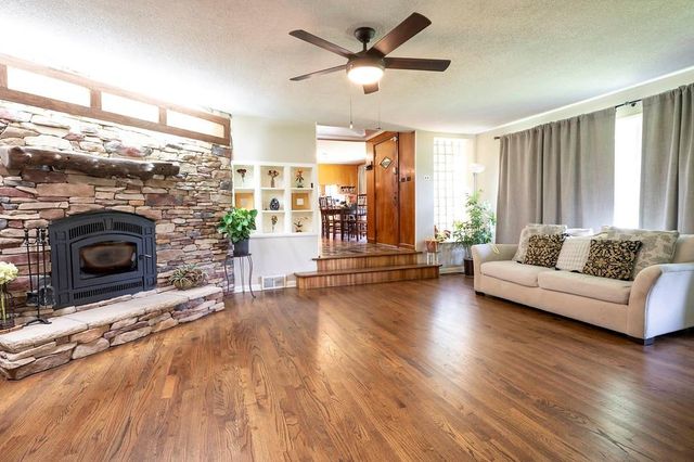 221 E 97th Street, Kansas City, MO 64114
