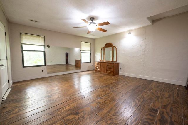 221 E 97th Street, Kansas City, MO 64114