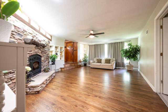 221 E 97th Street, Kansas City, MO 64114