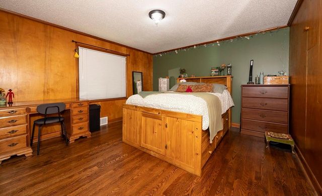 221 E 97th Street, Kansas City, MO 64114