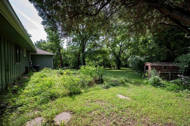 221 E 97th Street, Kansas City, MO 64114