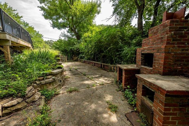 221 E 97th Street, Kansas City, MO 64114