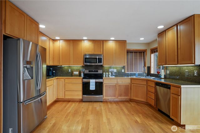 1934 W Earhart Street, Bremerton, WA 98312