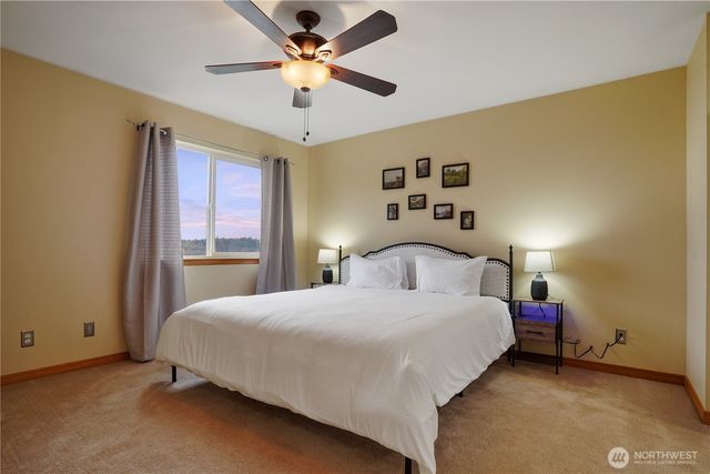 1934 W Earhart Street, Bremerton, WA 98312