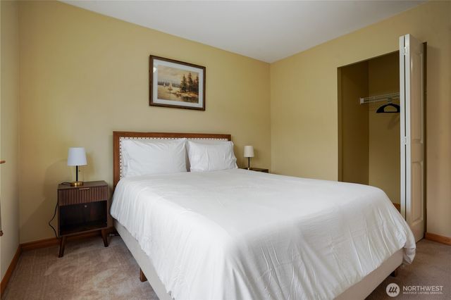 1934 W Earhart Street, Bremerton, WA 98312