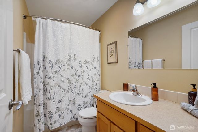 1934 W Earhart Street, Bremerton, WA 98312