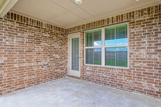 33 Greenbriar Loop, Angleton, TX 77515