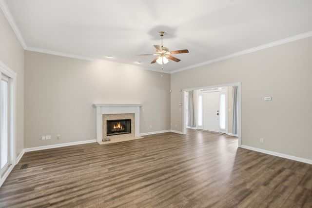 3 Derby Dr, Fayetteville, TN 37334