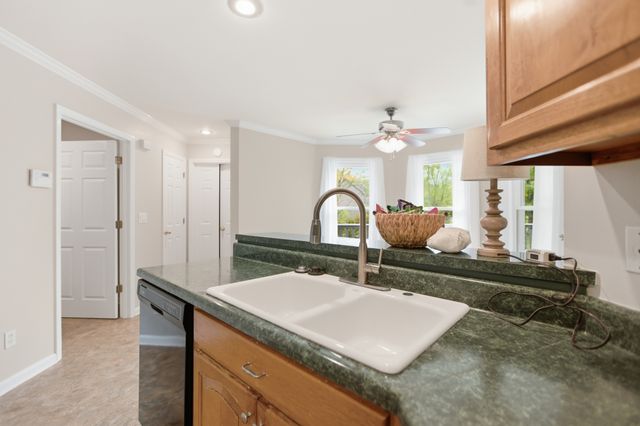 3 Derby Dr, Fayetteville, TN 37334