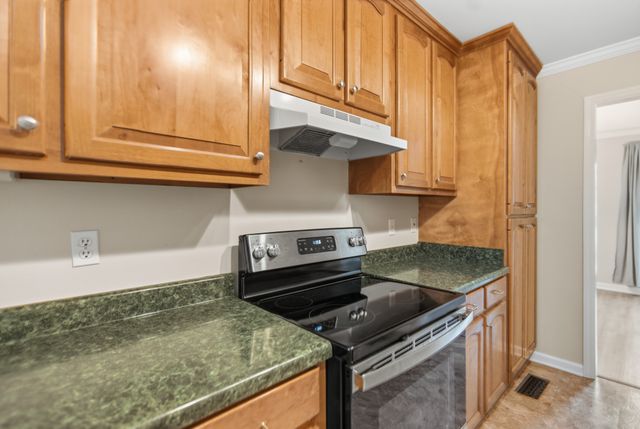 3 Derby Dr, Fayetteville, TN 37334