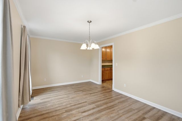 3 Derby Dr, Fayetteville, TN 37334