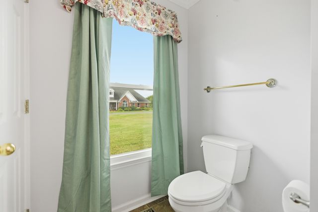 3 Derby Dr, Fayetteville, TN 37334