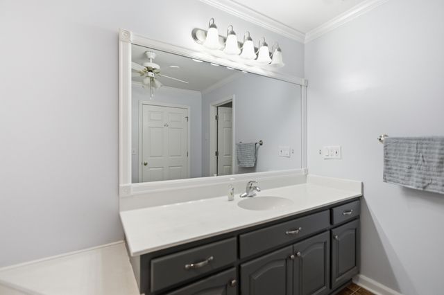 3 Derby Dr, Fayetteville, TN 37334