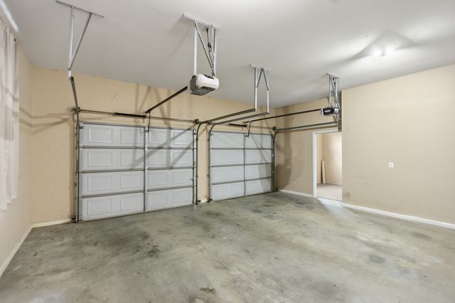 3 Derby Dr, Fayetteville, TN 37334