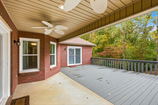 3 Derby Dr, Fayetteville, TN 37334