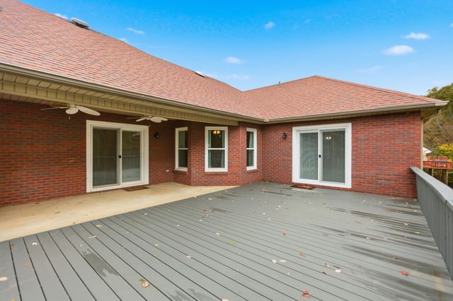 3 Derby Dr, Fayetteville, TN 37334