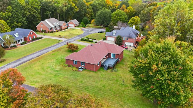 3 Derby Dr, Fayetteville, TN 37334