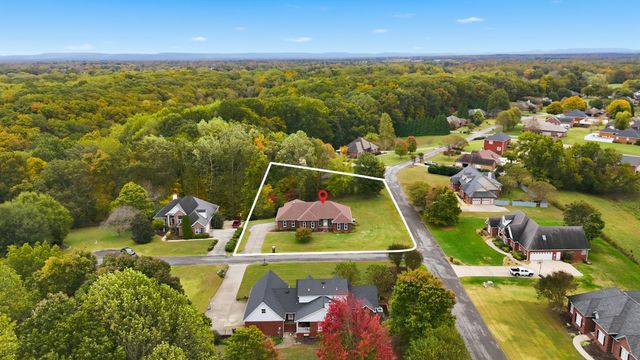 3 Derby Dr, Fayetteville, TN 37334