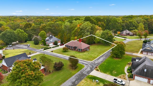 3 Derby Dr, Fayetteville, TN 37334