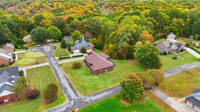 3 Derby Dr, Fayetteville, TN 37334