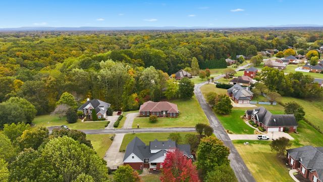 3 Derby Dr, Fayetteville, TN 37334