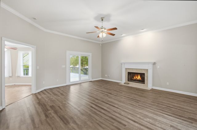 3 Derby Dr, Fayetteville, TN 37334