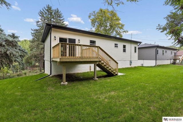 2304 S 7th Street, Omaha, NE 68108