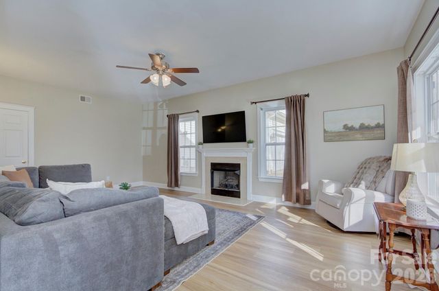 15819 Robins Way, Huntersville, NC 28078