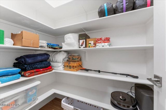 2209 Leathermans Drive, Reno, NV 89521