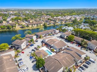 15660 SW 82nd Cir Ln 6-6, Miami, FL 33193