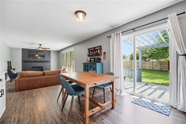 21403 W 54th Terrace, Shawnee, KS 66218