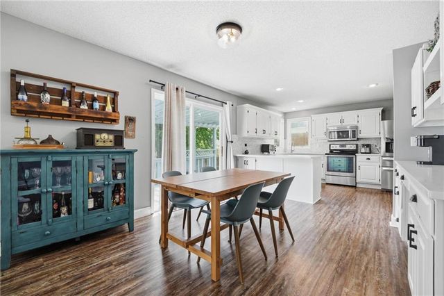 21403 W 54th Terrace, Shawnee, KS 66218