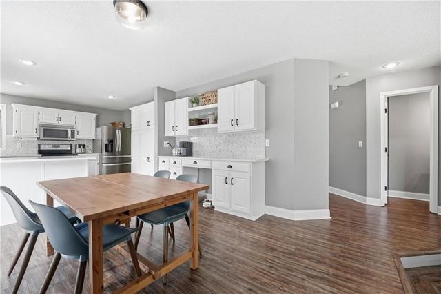 21403 W 54th Terrace, Shawnee, KS 66218