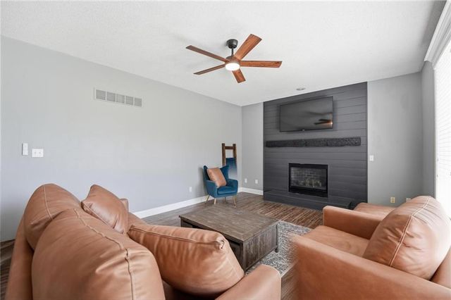 21403 W 54th Terrace, Shawnee, KS 66218