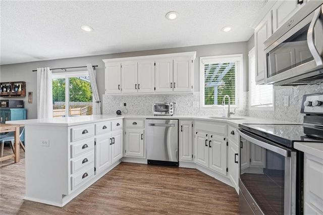 21403 W 54th Terrace, Shawnee, KS 66218