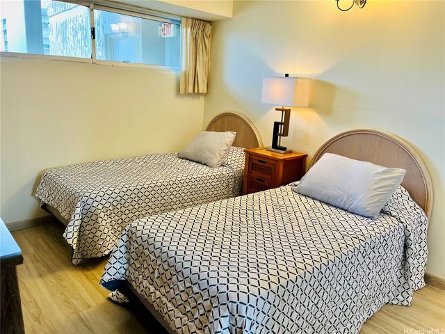 2440 Kuhio Avenue 1502, Honolulu, HI 96815