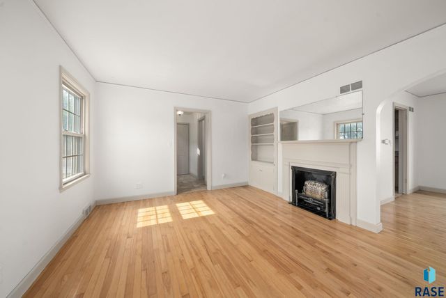 418 S West Ave Avenue, Sioux Falls, SD 57104